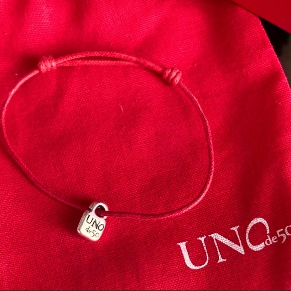 New Uno de 50 red charm bracelet - Picture 2 of 3